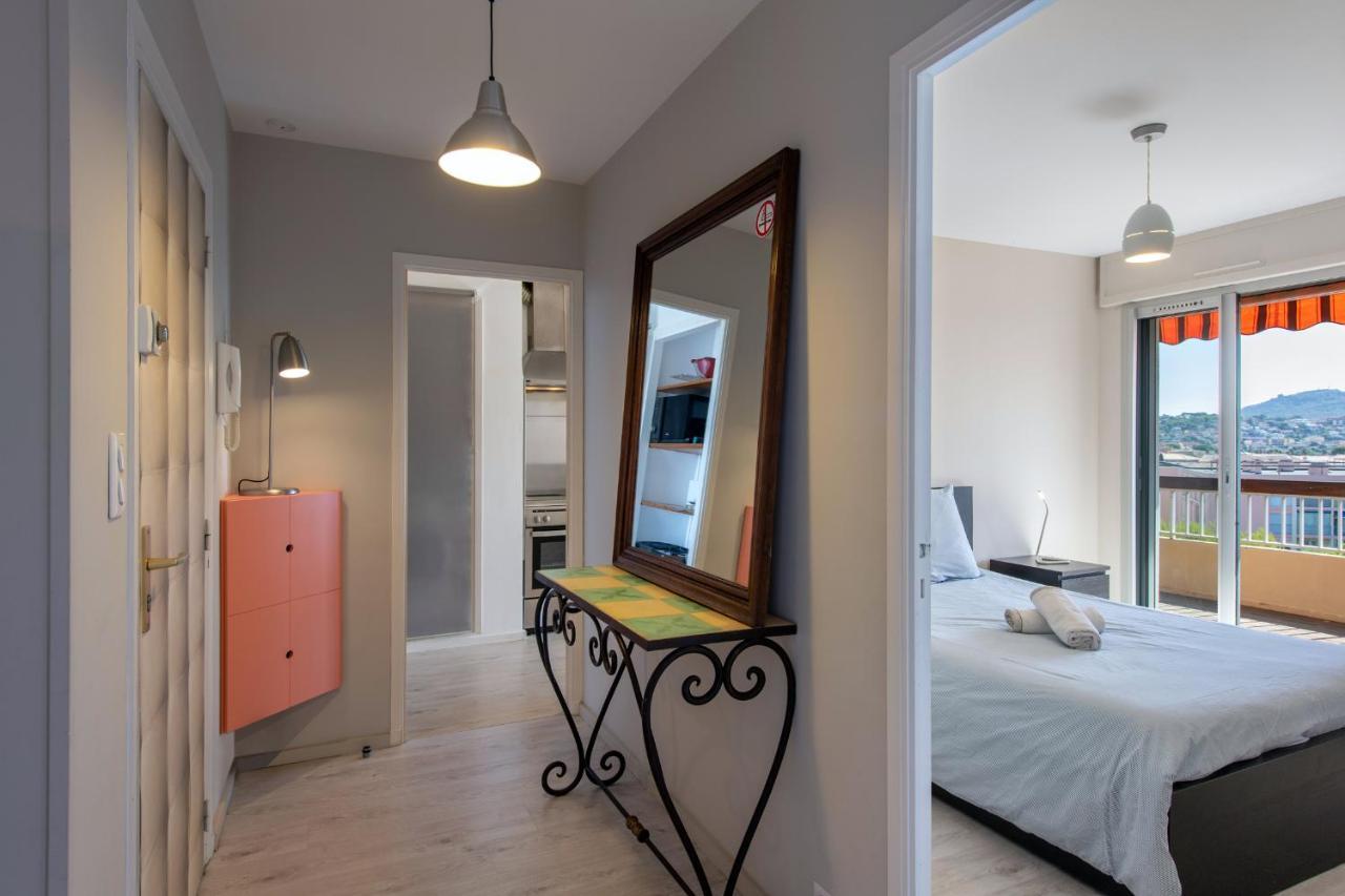 Le Cadet - Vue Panoramique Ville Et Baie De Sanary Sur Mer, Parking & Terrasse - 2 A 4 Pers Eksteriør billede