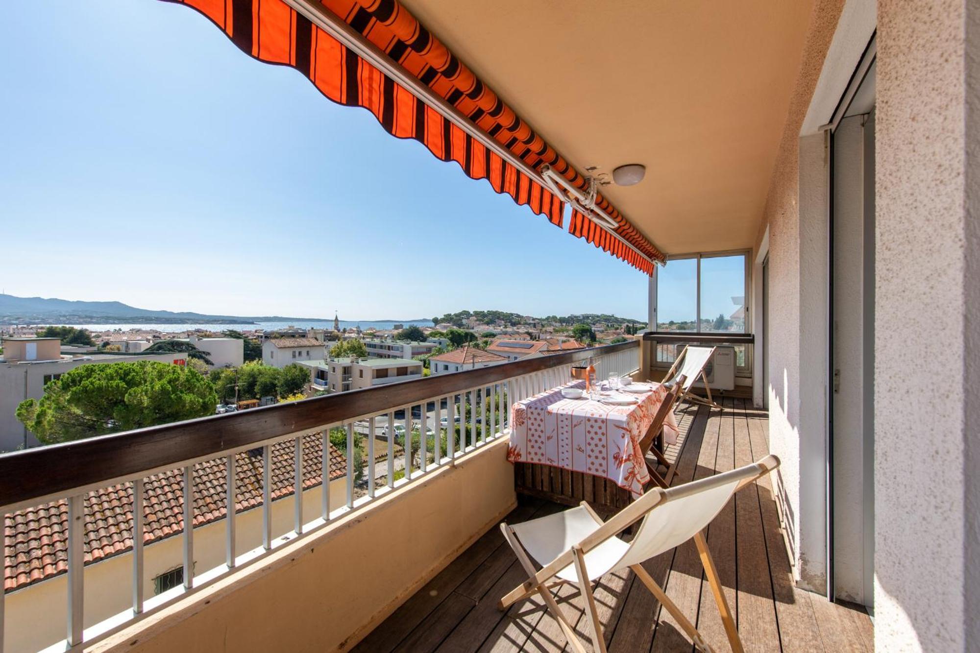 Le Cadet - Vue Panoramique Ville Et Baie De Sanary Sur Mer, Parking & Terrasse - 2 A 4 Pers Eksteriør billede